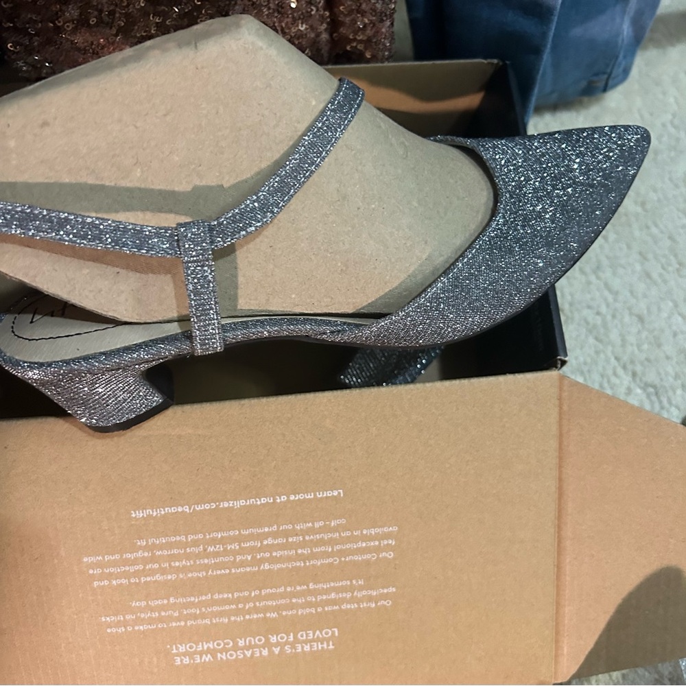 Sparkle T-Strap Pointed Toe Heels - Silver